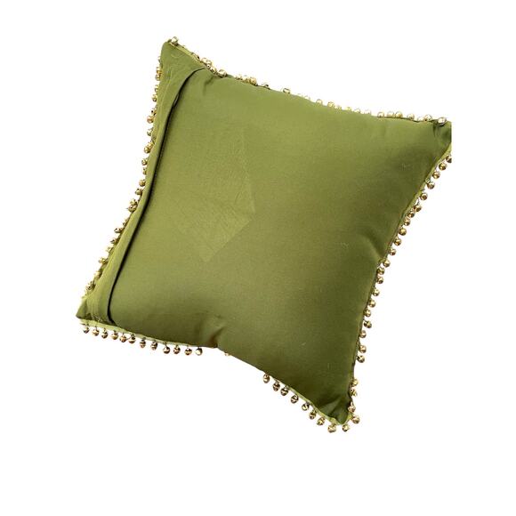 Pier 1 Green Velvet Throw Pillow Gold Beads Jingle Bell on Border Edge READ - Picture 14 of 14